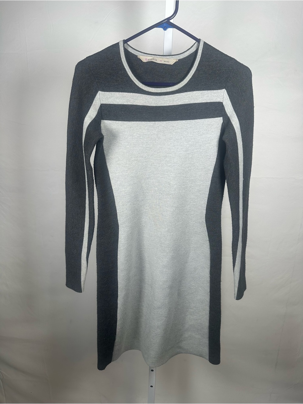 Athleta Gray & White Colorblock Long Sleeve Knit Dress